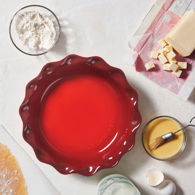 Le Creuset Heritage Pie Dish, Cerise