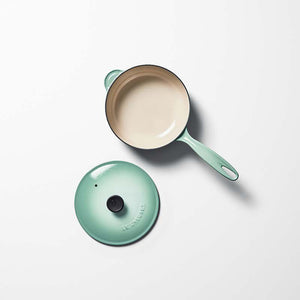 Le Creuset Saucier Pan 2L, Sage